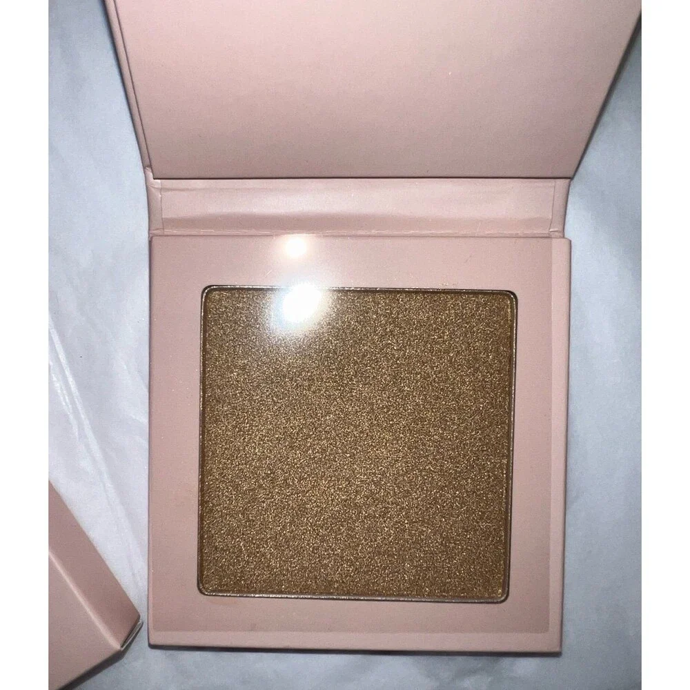 MOTD Highlighting Powder - Morning Sun new in box full size